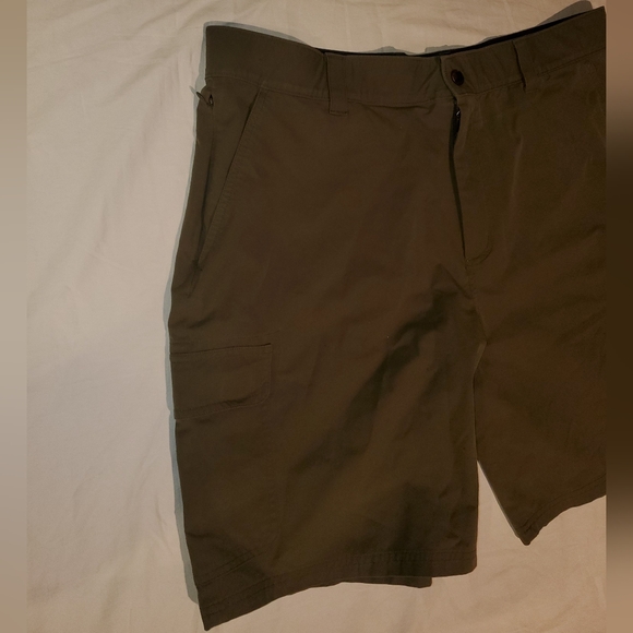 Orvis Shorts Mens Olive Green Cargo shorts - Picture 3 of 8